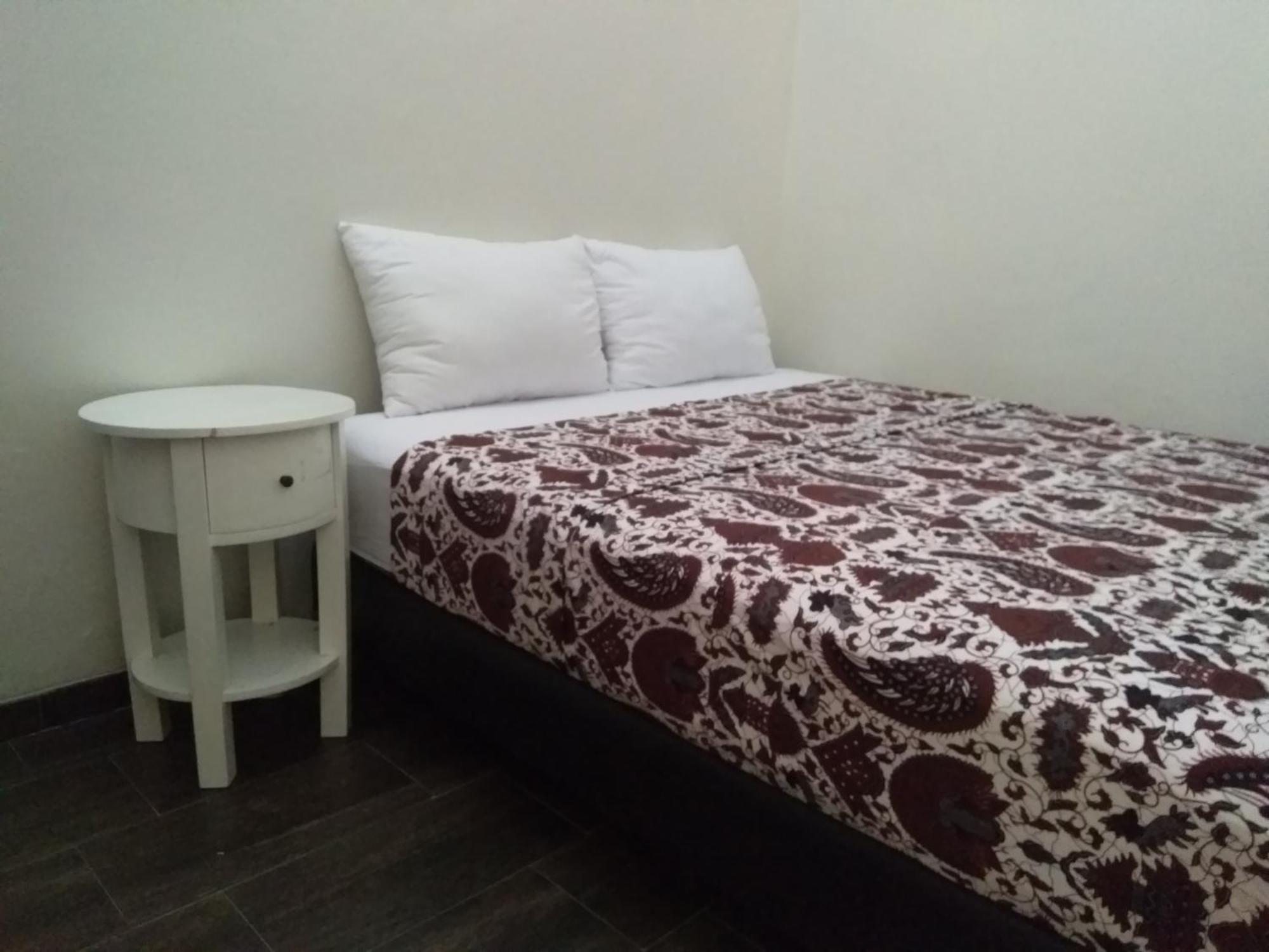 Apartamento Omah Ngadiwinatan Syariah Yogyakarta Habitación foto