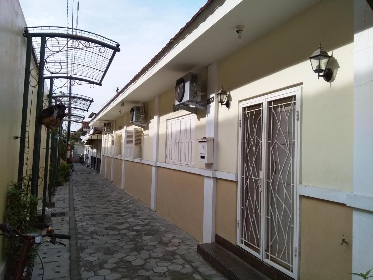 Apartamento Omah Ngadiwinatan Syariah Yogyakarta Exterior foto